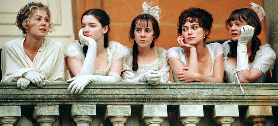 Rosamund Pike as Jane Bennet, Talulah Riley as Mary Bennet, Jena Malone as Lydia Bennet, Keira Knightley as Elizabeth Bennet, and Carey Mulligan as Kitty Bennet in 'Pride & Prejudice' 