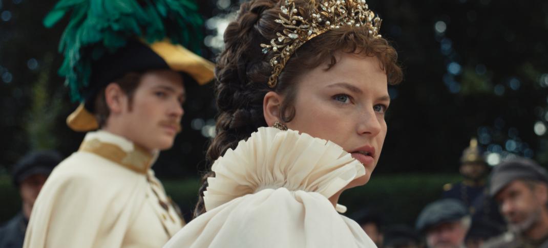 Devrim Lingnau and Philip Froissant in "The Empress" Season 2