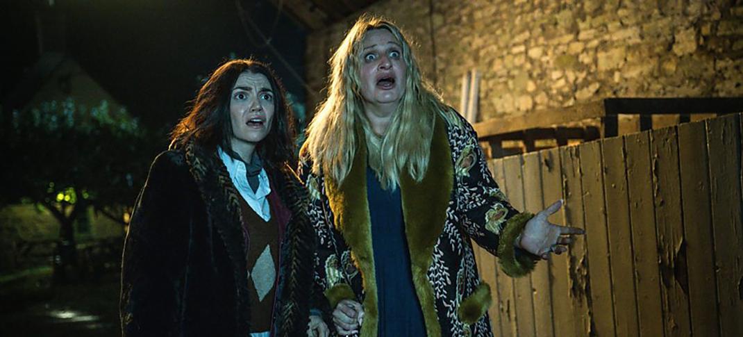 Selin Hizli as Jen and Daisy May Cooper as Nic in 'Am I Being Unreasonable' Season 2