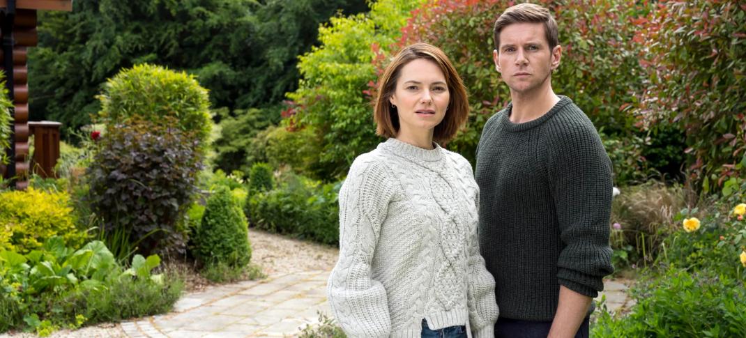 Kara Tointon as Rachel and Allen Leech as Elliot in 'Captivated'