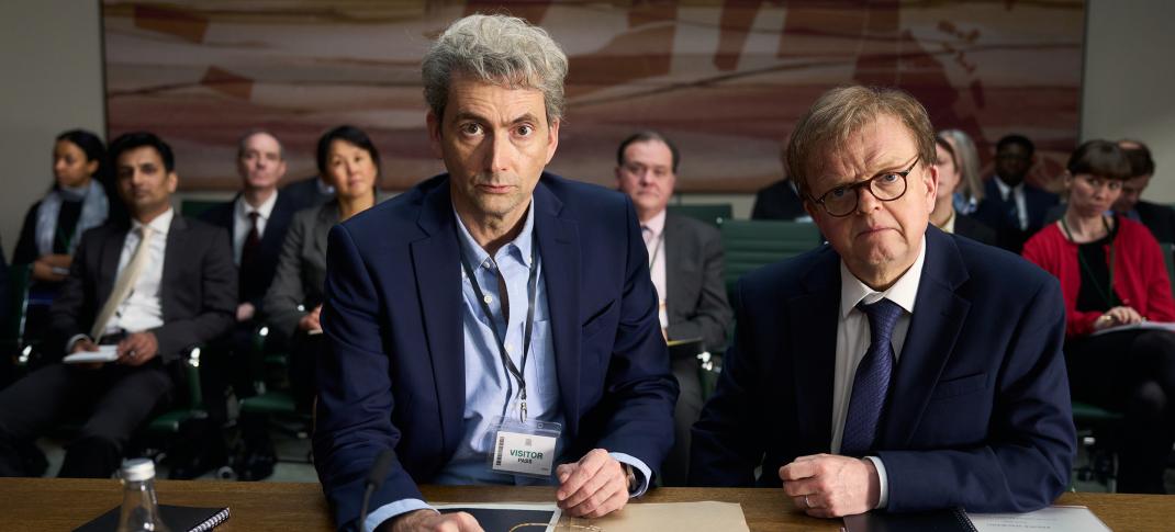 David Tennant as Nick Davies and Toby Jones as Alan Rusbridger in 'The Hack'