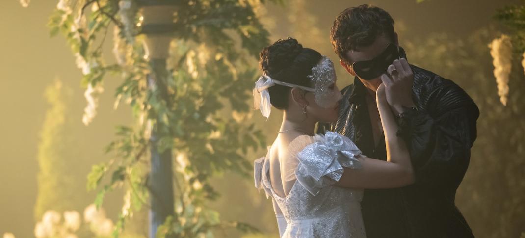 Luke Thompson and Yerin Ha in "Bridgerton" Season 4