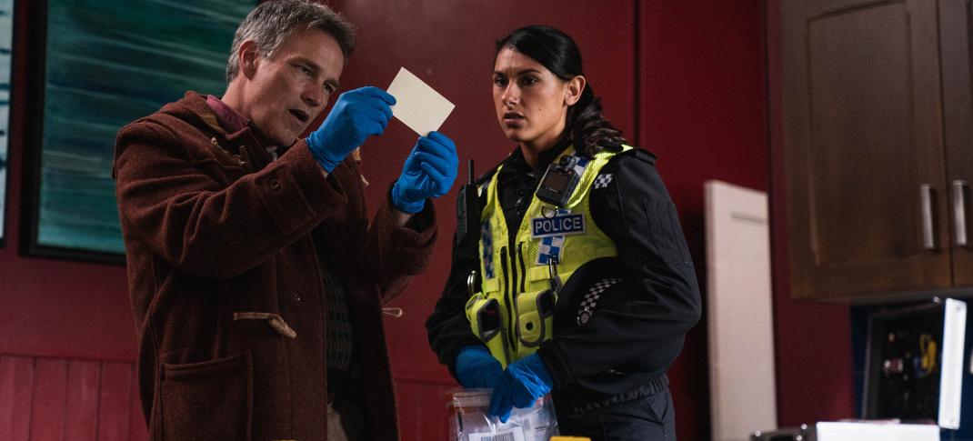 Stephen Moyer as DI Mick Palmer and Nina Singh as DC Shazia Malik in 'Art Detective'