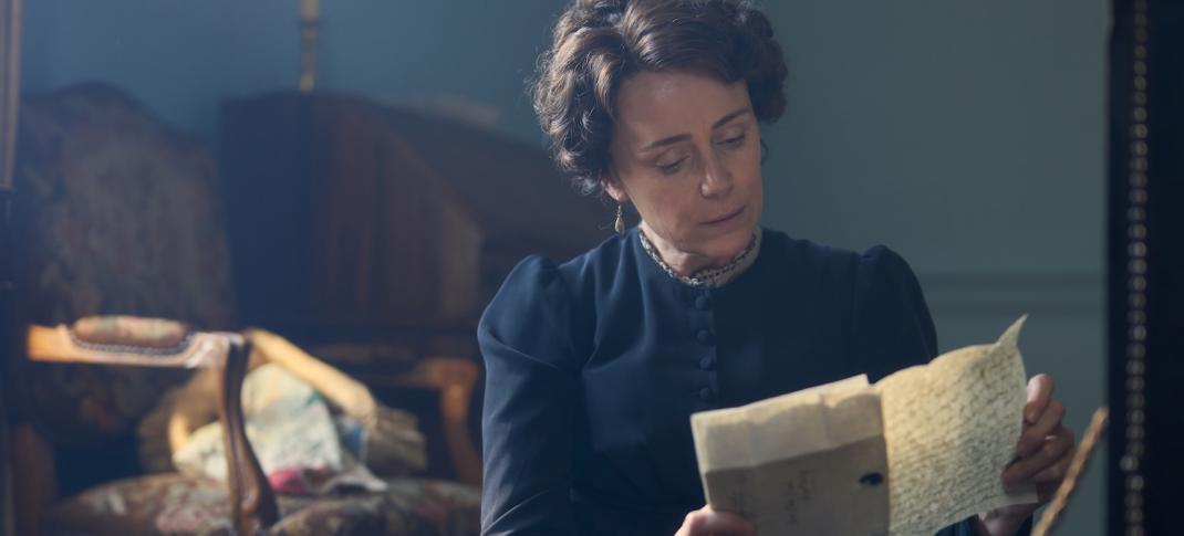 Keeley Hawes in "Miss Austen"