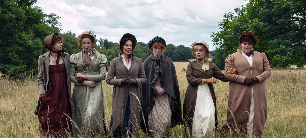 Emma Corrin as Elizabeth Bennet, Freya Mavor as Jane Bennet, Olivia Colman as Mrs. Bennet, Hopey Parish as Mary Bennet, Rhea Norwood as Lydia Bennet, Hollie Avery as Kitty Bennet in 'Pride & Prejudice'