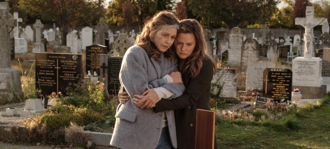 Wendy Crewson and Alicia Silverstone in 'Irish Blood' Season 1