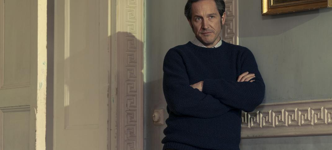 Bertie Carvel as Adam Dalgliesh in Dalgliesh