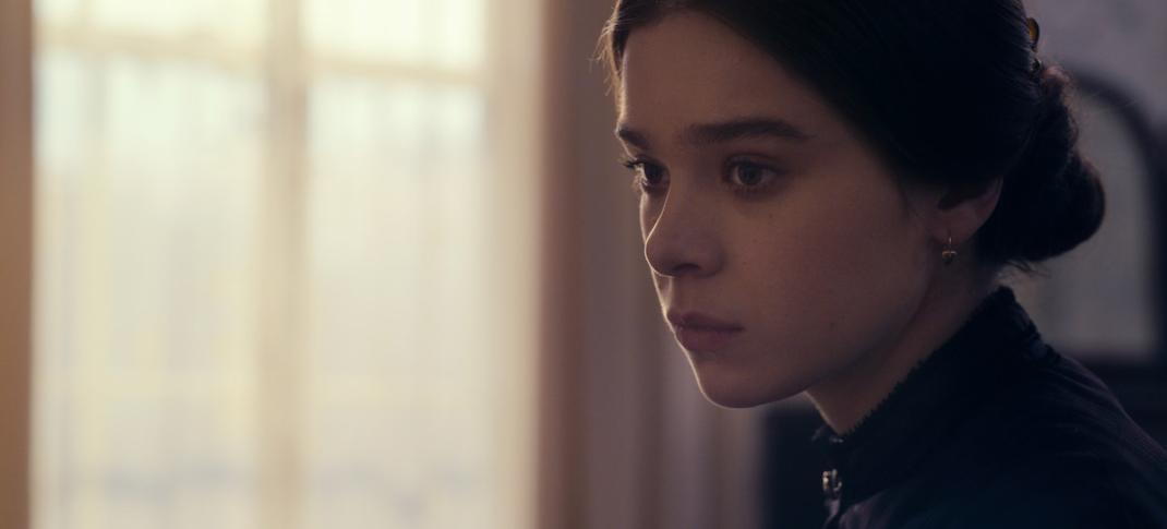 Hailee Steinfeld in "Dickinson" (Photo: AppleTV+)