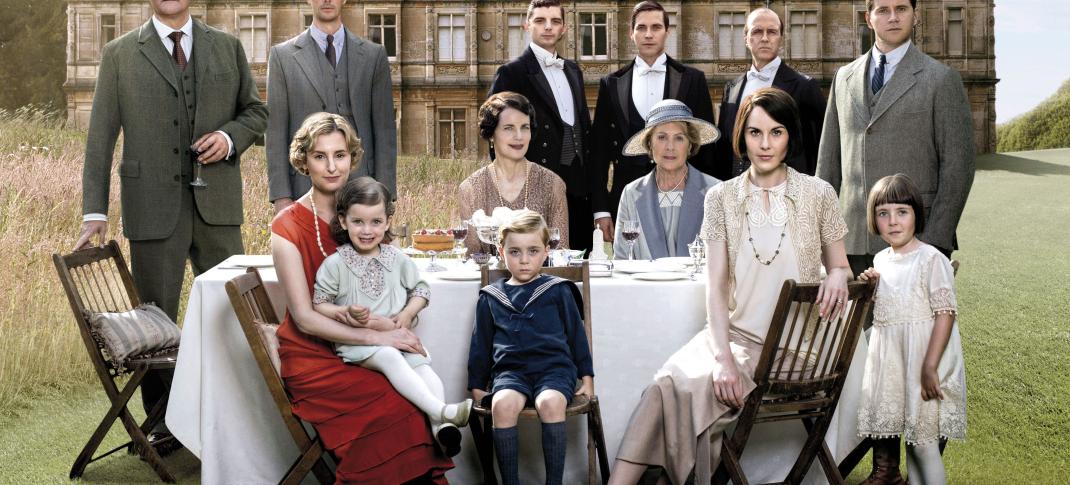 The "Downton Abbey" cast, together one last time. (Photo: Courtesy of (C) Nick Briggs/Carnival Film & Television Limited 2015 for MASTERPIECE)