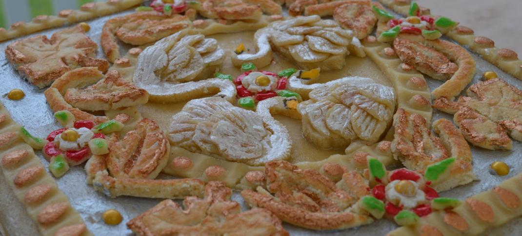 Jane's Marzipan Swan Showstopper (Photo: Courtesy of Tom Graham)