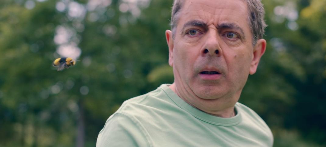 Rowan Atkinson in "Man vs. Bee" (Photo: Netflix)