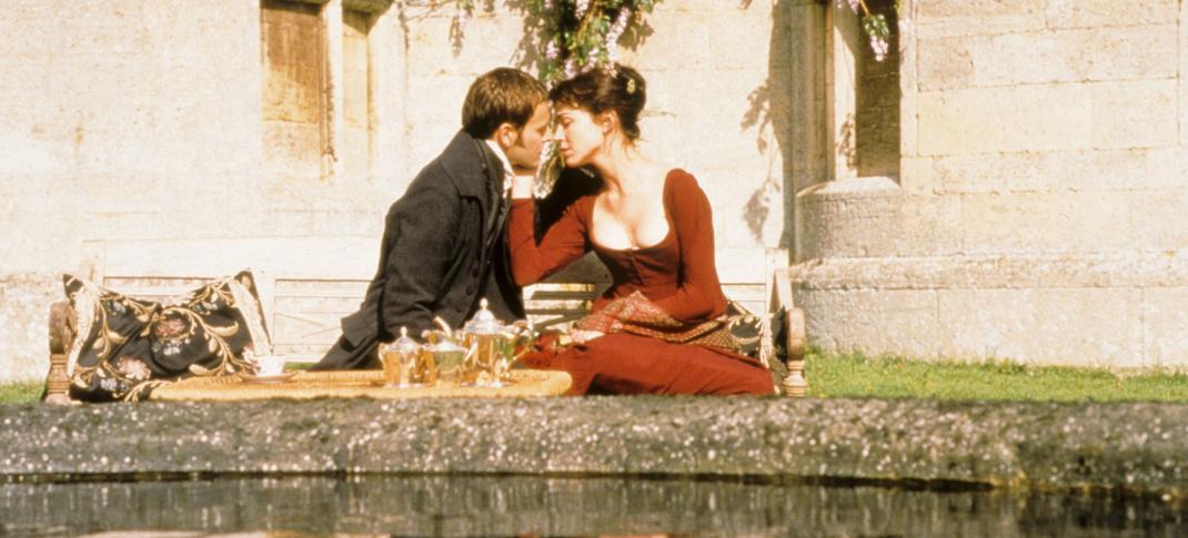 Frances O'Connor as Fanny Price and Jonny Lee Miller as Edmund Bertram in Mansfield Park