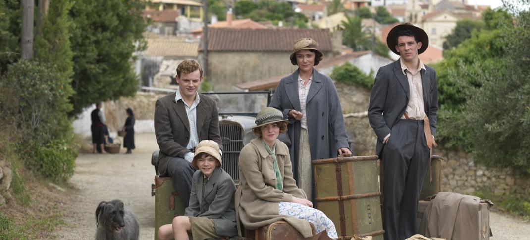 The Durrells upon their arrival in Corfu, as told by Gerald  (Photo:Courtesy of John Rogers/Sid Gentle Films for ITV and MASTERPIECE)