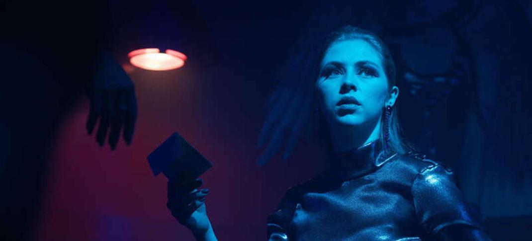 Hermione Corfield in "We Hunt Together" (Photo: Showtime)