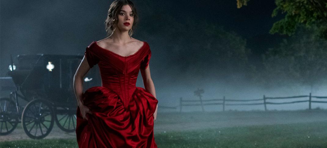 Hailee Steinfeld in "Dickinson" (Photo: Apple TV)