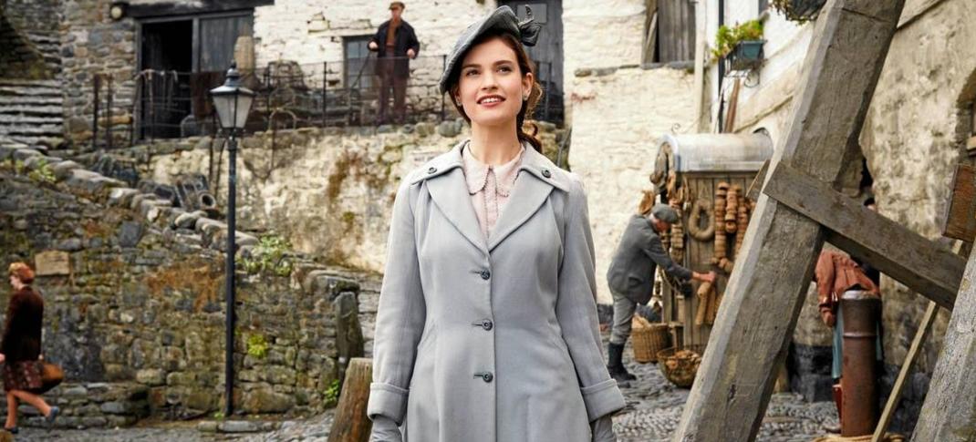 Lily James in "The Guernsey Literary and Potato Peel Pie Society" (Photo: Netflix)