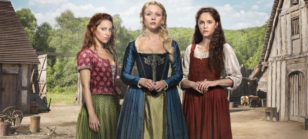 Sophie Rundle, Niamh Walsh and Naomi Battrick in "Jamestown" Season 2. (Photo: © Carnival Film & Television Ltd. 2018)