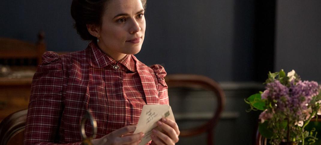 Hayley Atwell as Margaret. (Photo: Courtesy of 2017 Starz Entertainment, LLC)