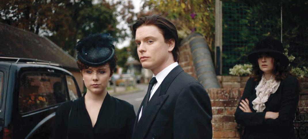 Jeremy Bamber (Freddie Fox) and Julie Mugford (Alexa Davies) © ITV/HBO-MAX