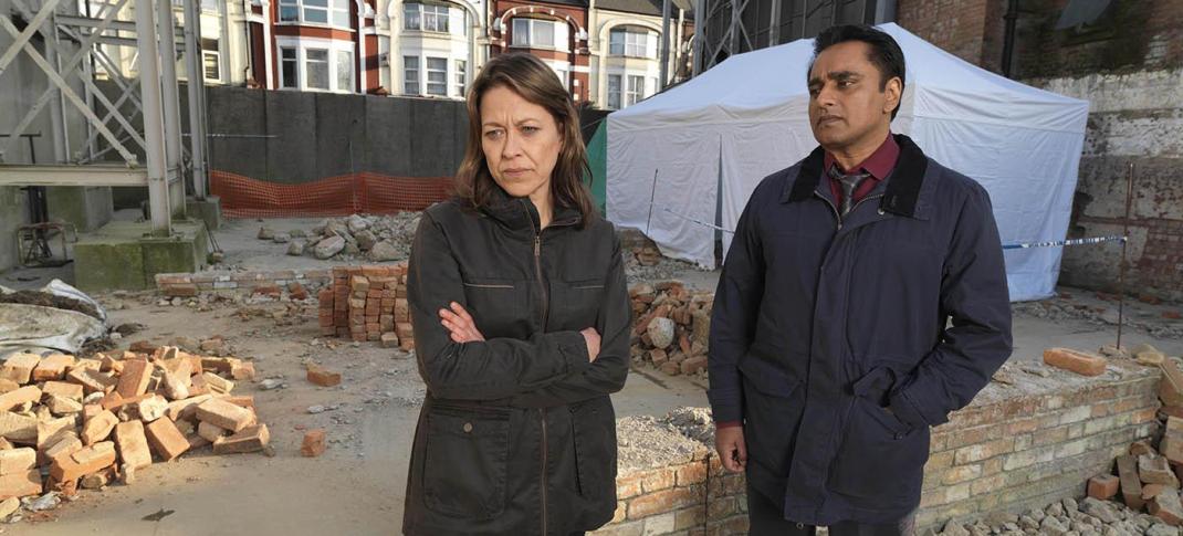 Nicola Walker and Sanjeev Bhaskar in "Unforgotten" Season 1 (Photo: John Rogers/Mainstreet Pictures)