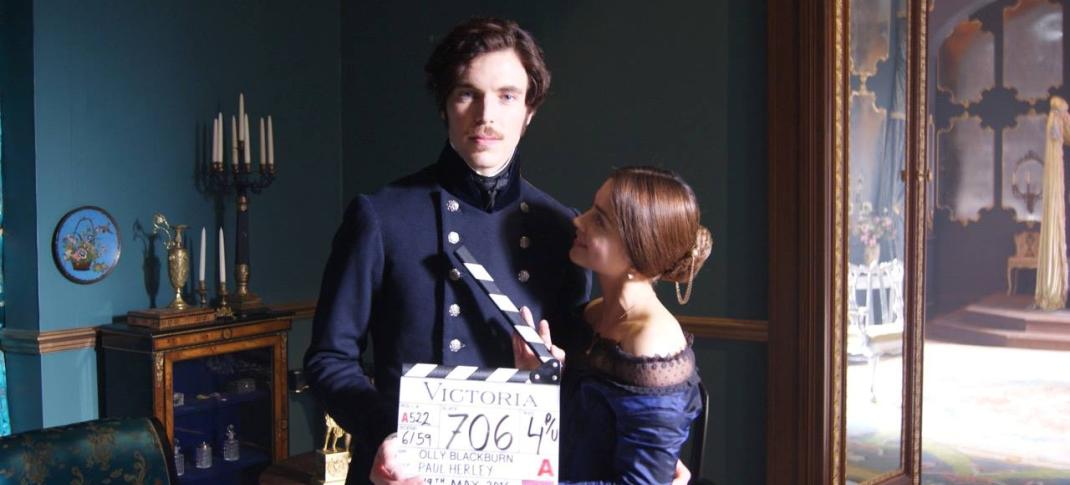 Jenna Coleman and Tom Hughes on the set of "Victoria". (Photo: ITV/Mammoth Screen)