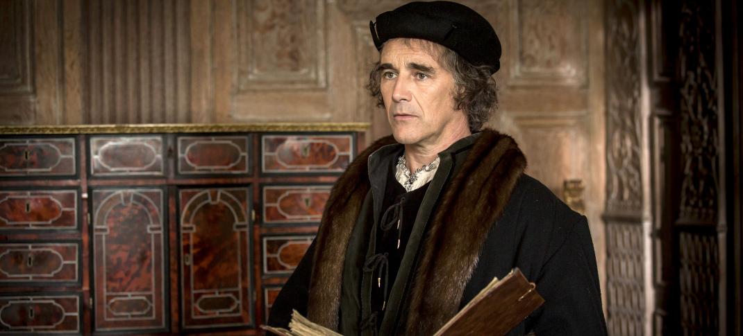 Mark Rylance as Thomas Cromwell looking like a painting in 'Wolf Hall'