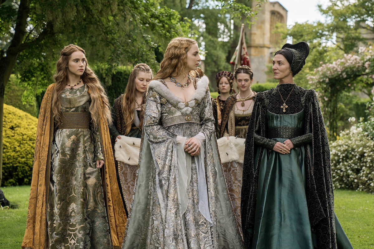 Suki Waterhouse, Michelle Fairley and Jodie Comer in "The White Princess" (Photo: Starz)