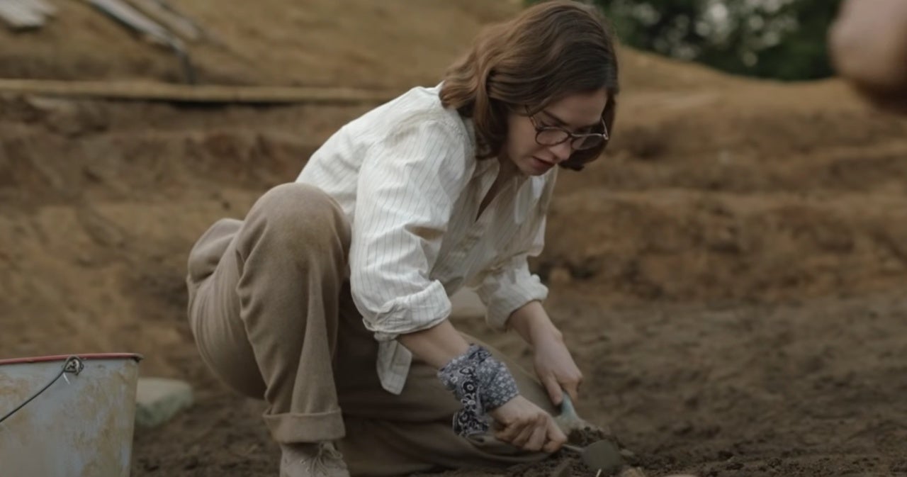 Peggy Piggott (Lily James) (Photo: Netflix)
