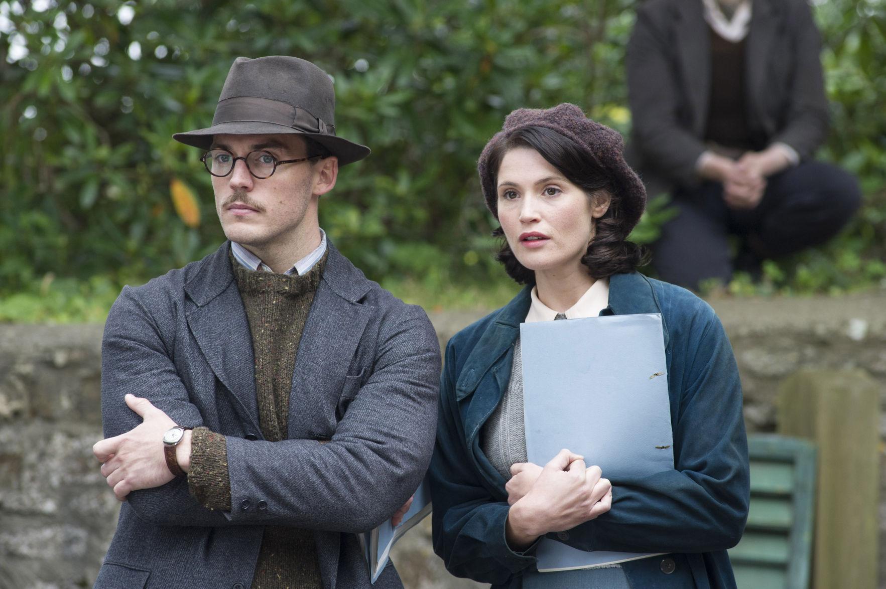 Tom Buckley (Sam Claflin) and Catrin Cole (Gemma Arterton) on location with the crew. Credit: Lionsgate/STX Entertainment